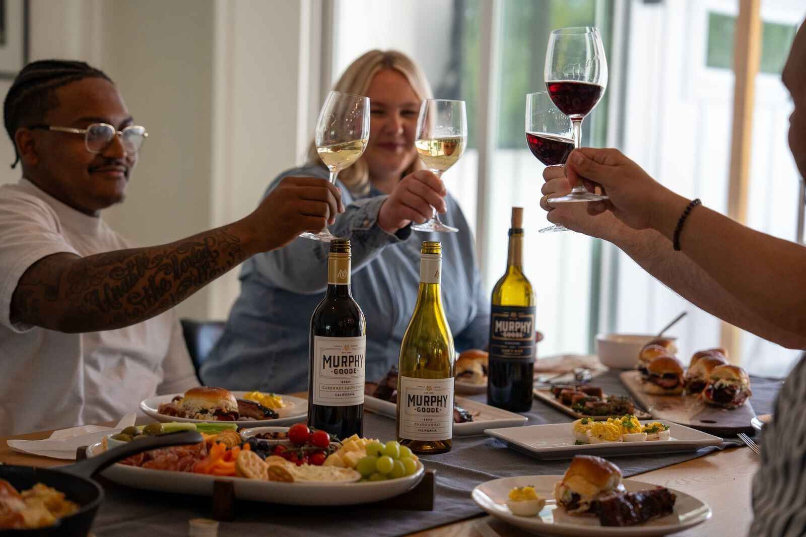 Cheers with Murphy-Good Wine Cheers with Murphy-Good Wine