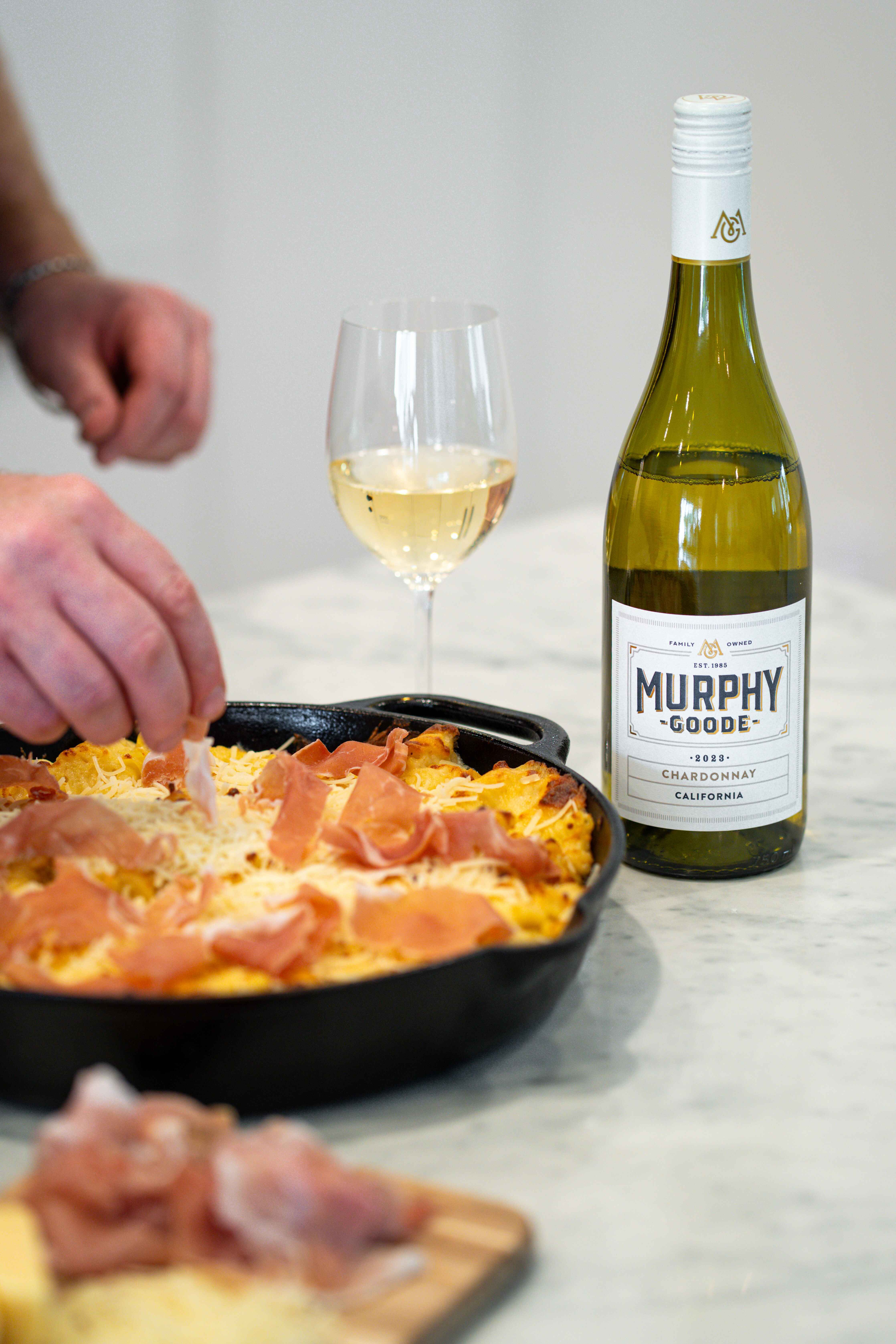 Cooked Cast Iron Mac and Cheese with Chardonnay
