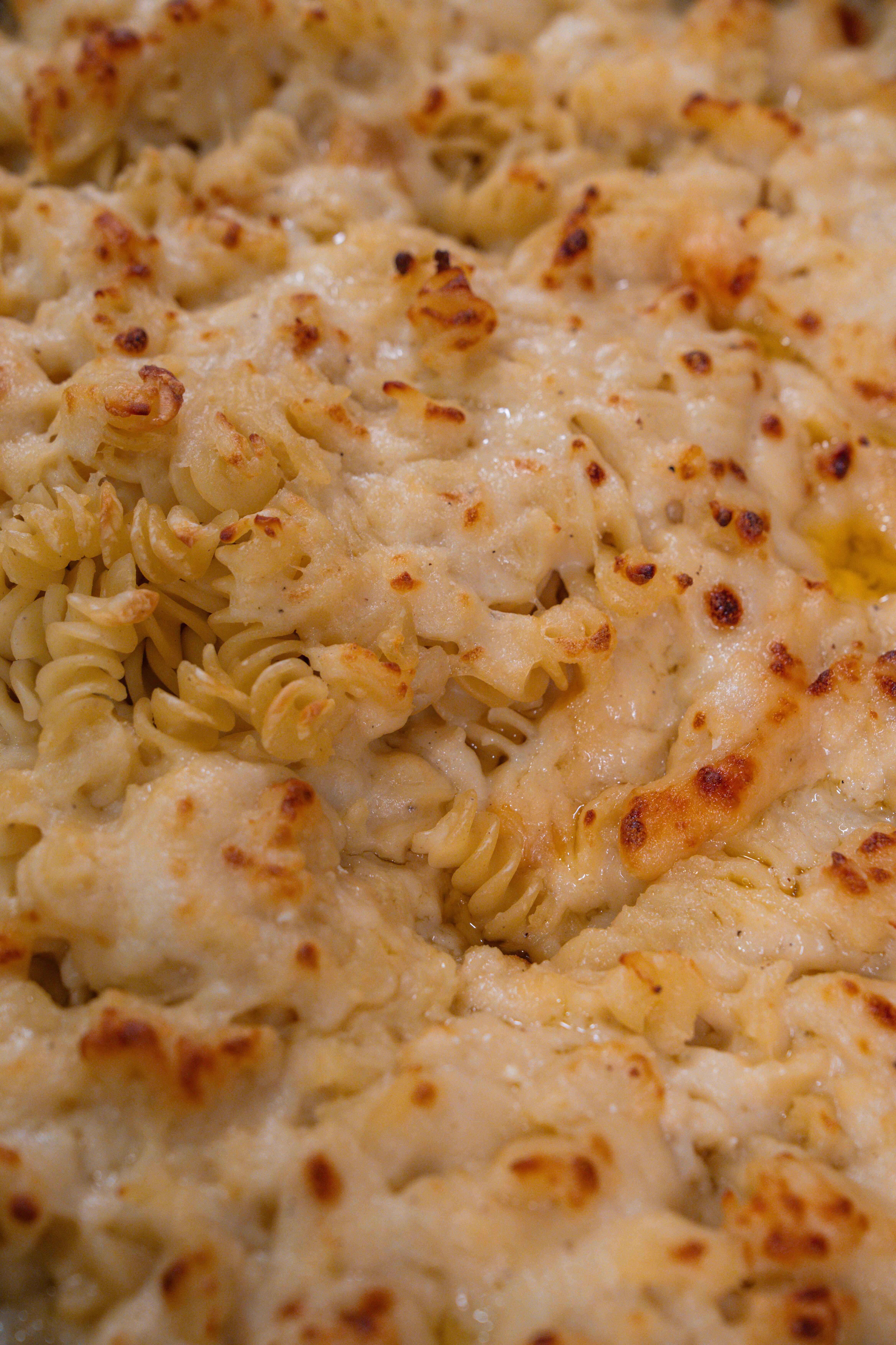 Cooked Cast Iron Mac and Cheese